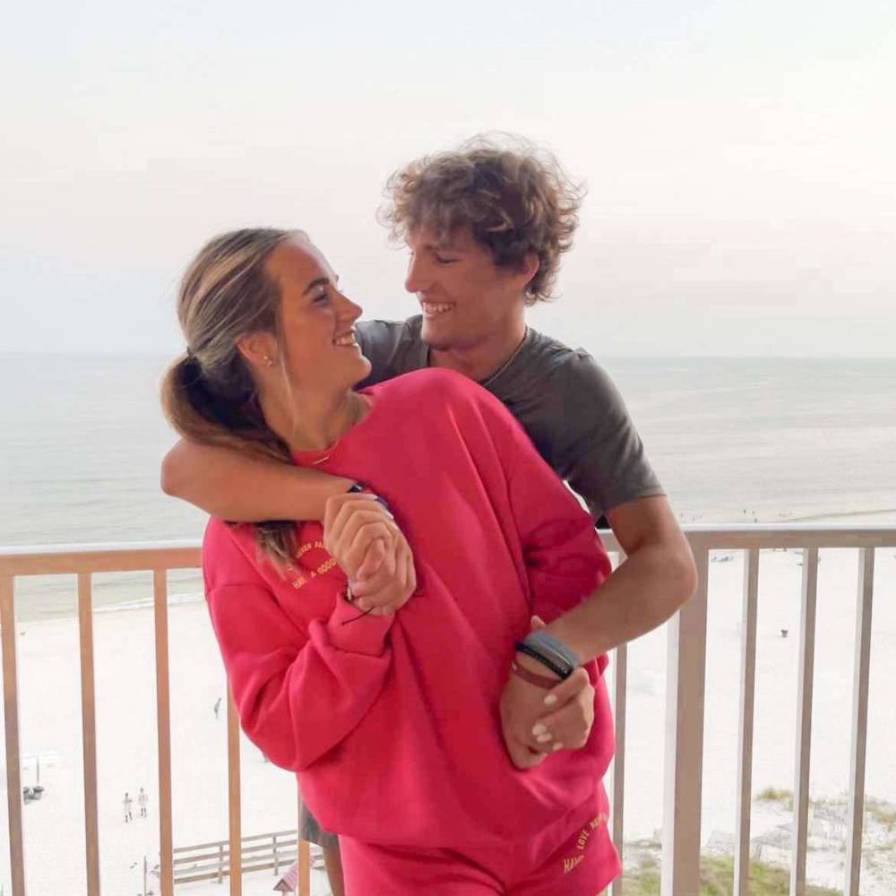 Meet your Posher, Raelee